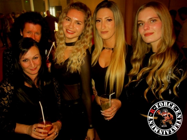 Bild 1 von 56